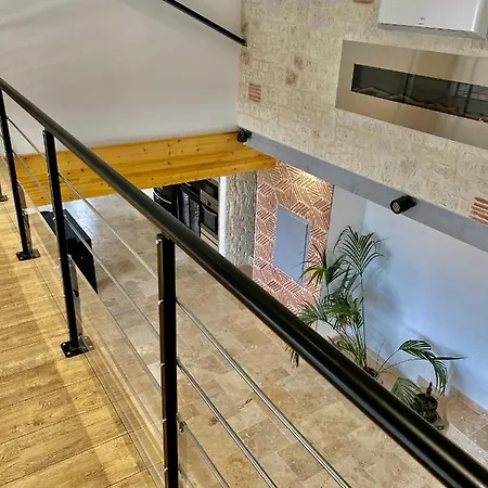 Del Castagnol فيلة