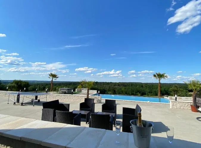 Del Castagnol Villa *